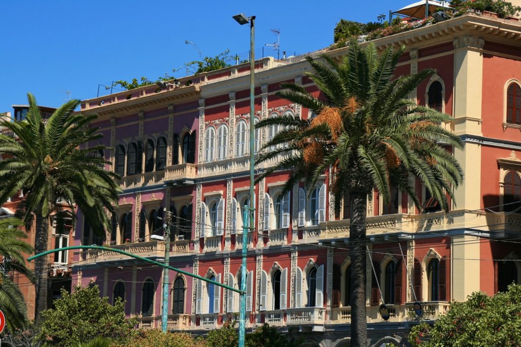 Via Roma, sul porto turistico della città di Cagliari