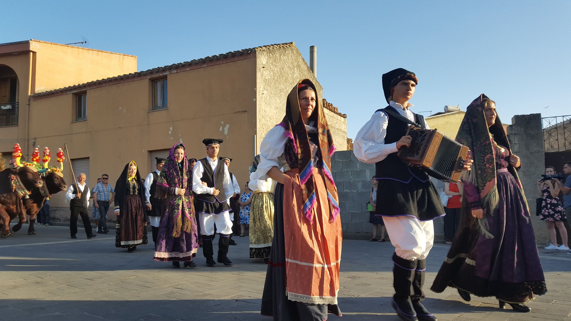 Nuoro: traditions, nature and culture cta immagine